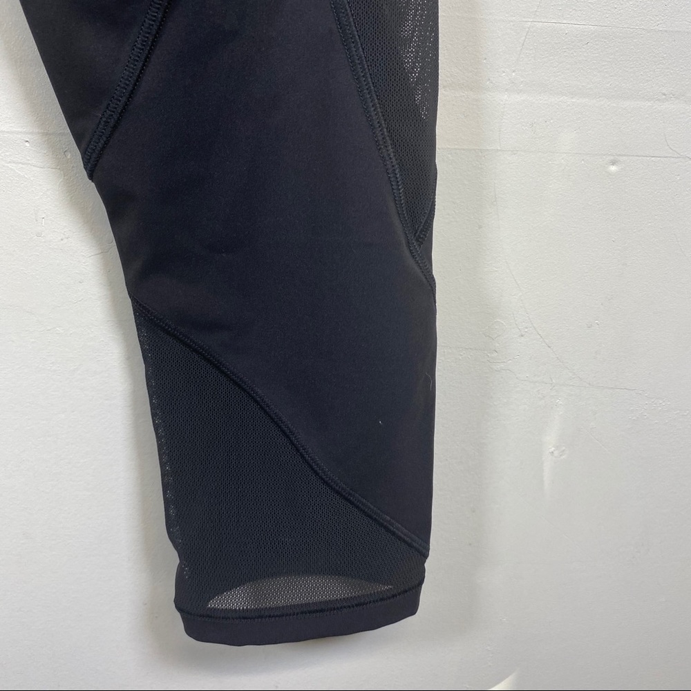 Lululemon Black mesh side pockets cropped legging - Picture 7 of 7